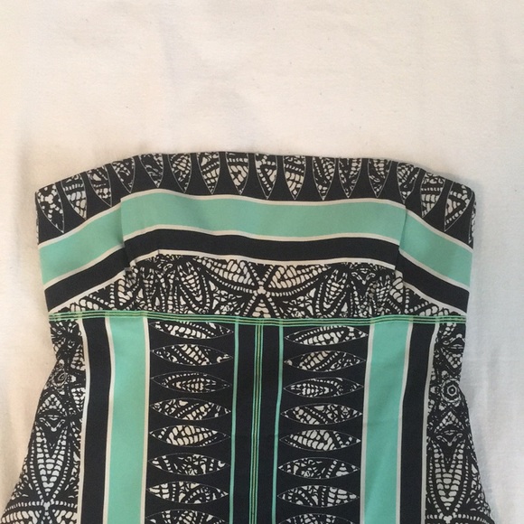 Nicole Miller strapless silk dress. - Picture 5 of 16